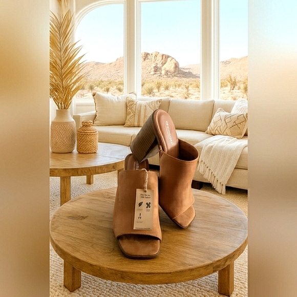 New Steve Madden Boho 11 Vegan Ultrasuede Lugsole Minimalist Mule Sandals New - Picture 1 of 6